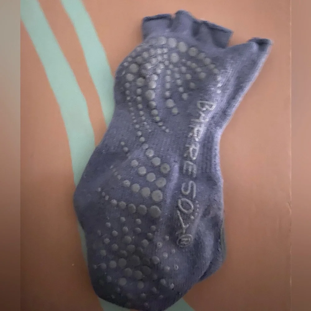 Barre Sox Grip Socks Color: Smokey Grey Ballerina